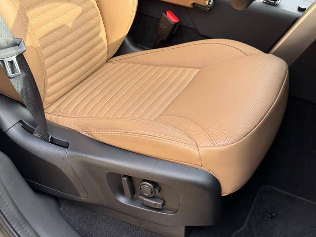 ディスカバリー ダイナミック　ＨＳＥ　Ｄ３５０　パノラマスライディングルーフ　２２インチブラックホイール　マトリクスＬＥＤライト　キャラウェイインテリア（ウィンザーレザーＭＰ４シートＨ）　プライバシーガラス　７シーター　ＨＵＤ　ルーフレール（11枚目）