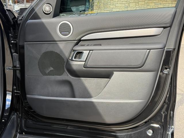 ディスカバリー ダイナミック　ＨＳＥ　Ｄ３５０　パノラマスライディングルーフ　２２インチブラックホイール　マトリクスＬＥＤライト　キャラウェイインテリア（ウィンザーレザーＭＰ４シートＨ）　プライバシーガラス　７シーター　ＨＵＤ　ルーフレール（15枚目）