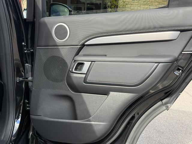 ディスカバリー ダイナミック　ＨＳＥ　Ｄ３５０　パノラマスライディングルーフ　２２インチブラックホイール　マトリクスＬＥＤライト　キャラウェイインテリア（ウィンザーレザーＭＰ４シートＨ）　プライバシーガラス　７シーター　ＨＵＤ　ルーフレール（26枚目）