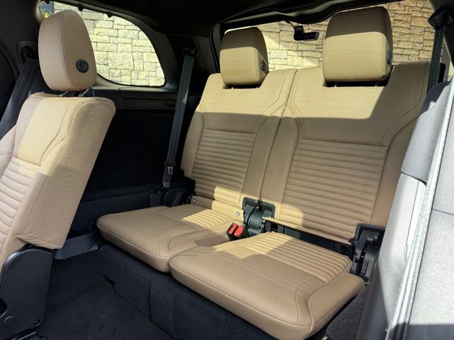 ディスカバリー ダイナミック　ＨＳＥ　Ｄ３５０　パノラマスライディングルーフ　２２インチブラックホイール　マトリクスＬＥＤライト　キャラウェイインテリア（ウィンザーレザーＭＰ４シートＨ）　プライバシーガラス　７シーター　ＨＵＤ　ルーフレール（33枚目）