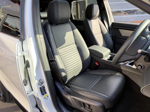 ディスカバリースポーツ ダイナミック　ＳＥ　Ｄ２００　固定式パノラミックルーフ　コントラストルーフ　プライバシーガラス　２０インチブラックホイール　５＋２シート　２列目シートスライド＆リクライニング　ＬＥＤヘッドライト（オートハイビーム）　Ｐテールゲート（4枚目）