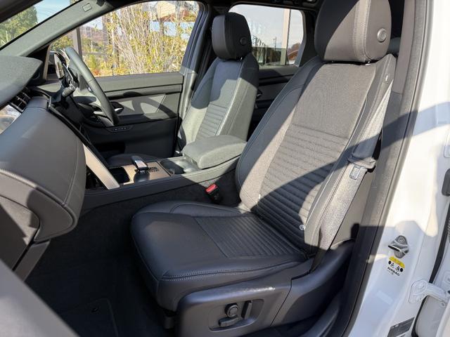 ディスカバリースポーツ ダイナミック　ＳＥ　Ｄ２００　固定式パノラミックルーフ　コントラストルーフ　プライバシーガラス　２０インチブラックホイール　５＋２シート　２列目シートスライド＆リクライニング　ＬＥＤヘッドライト（オートハイビーム）　Ｐテールゲート（18枚目）