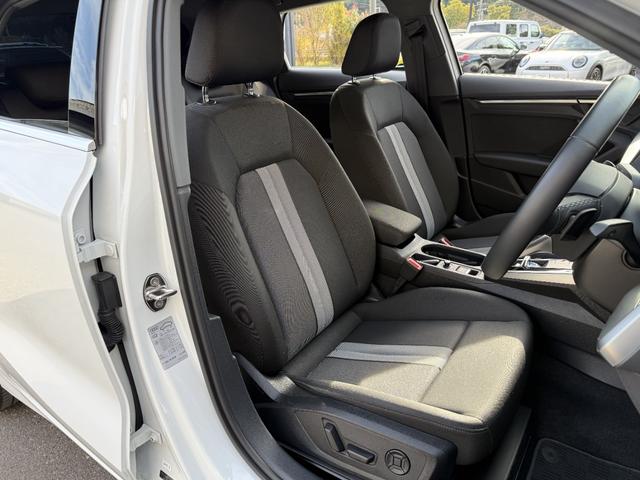 Ａ３ スポーツバック３０ＴＦＳＩアドバンスド　コンビニエンス＆アシスタンスＰ　スマホインターフェース　バーチャルコックピット　純正ＭＭＩナビＴＶ　パワーシートヒーター　ＬＥＤライト　アウディプレセンス　アドバンスドキー　リアカメラ　パークアシスト（4枚目）