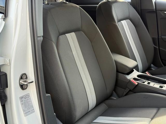 Ａ３ スポーツバック３０ＴＦＳＩアドバンスド　コンビニエンス＆アシスタンスＰ　スマホインターフェース　バーチャルコックピット　純正ＭＭＩナビＴＶ　パワーシートヒーター　ＬＥＤライト　アウディプレセンス　アドバンスドキー　リアカメラ　パークアシスト（12枚目）