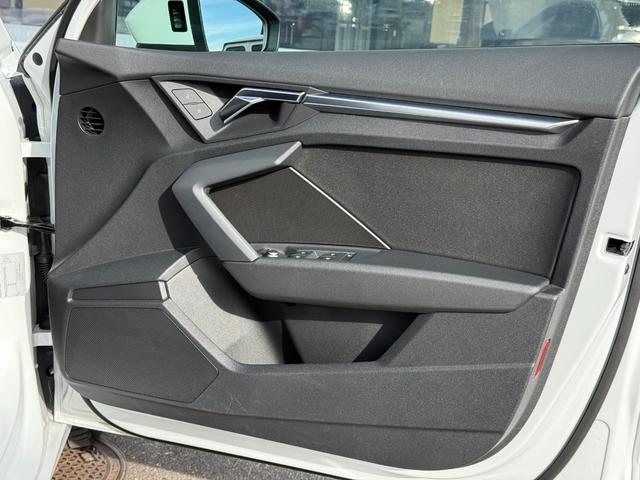 Ａ３ スポーツバック３０ＴＦＳＩアドバンスド　コンビニエンス＆アシスタンスＰ　スマホインターフェース　バーチャルコックピット　純正ＭＭＩナビＴＶ　パワーシートヒーター　ＬＥＤライト　アウディプレセンス　アドバンスドキー　リアカメラ　パークアシスト（21枚目）