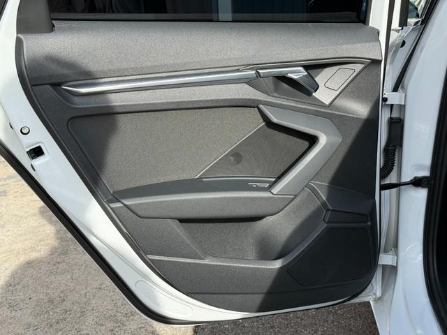 Ａ３ スポーツバック３０ＴＦＳＩアドバンスド　コンビニエンス＆アシスタンスＰ　スマホインターフェース　バーチャルコックピット　純正ＭＭＩナビＴＶ　パワーシートヒーター　ＬＥＤライト　アウディプレセンス　アドバンスドキー　リアカメラ　パークアシスト（30枚目）