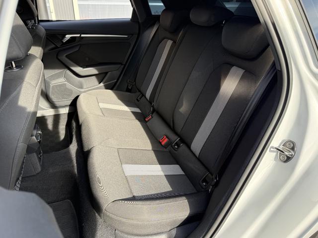 Ａ３ スポーツバック３０ＴＦＳＩアドバンスド　コンビニエンス＆アシスタンスＰ　スマホインターフェース　バーチャルコックピット　純正ＭＭＩナビＴＶ　パワーシートヒーター　ＬＥＤライト　アウディプレセンス　アドバンスドキー　リアカメラ　パークアシスト（32枚目）