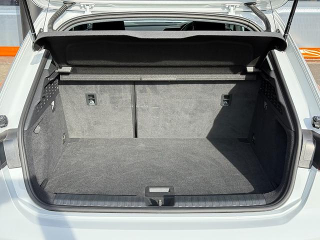 Ａ３ スポーツバック３０ＴＦＳＩアドバンスド　コンビニエンス＆アシスタンスＰ　スマホインターフェース　バーチャルコックピット　純正ＭＭＩナビＴＶ　パワーシートヒーター　ＬＥＤライト　アウディプレセンス　アドバンスドキー　リアカメラ　パークアシスト（33枚目）