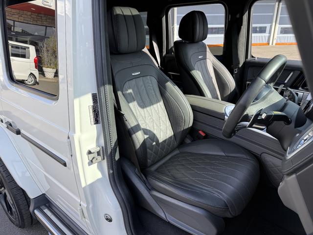 Ｇクラス Ｇ６３　Ｇｍａｎｕｆａｋｔｕｒプログラムプラス　ボディ同色スペアタイヤリング　マットブラック２１インチホイール　チタニウムグレー／ブラックナッパレザーＭＰ４シートＨ　Ｆベンチレーション＆マッサージー（5枚目）
