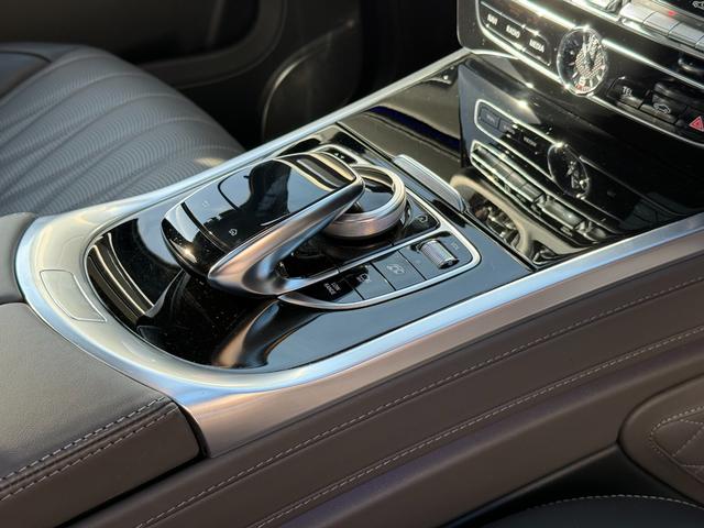 Ｇクラス Ｇ６３　Ｇｍａｎｕｆａｋｔｕｒプログラムプラス　ボディ同色スペアタイヤリング　マットブラック２１インチホイール　チタニウムグレー／ブラックナッパレザーＭＰ４シートＨ　Ｆベンチレーション＆マッサージー（9枚目）