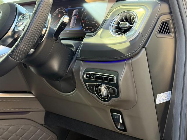 Ｇクラス Ｇ６３　Ｇｍａｎｕｆａｋｔｕｒプログラムプラス　ボディ同色スペアタイヤリング　マットブラック２１インチホイール　チタニウムグレー／ブラックナッパレザーＭＰ４シートＨ　Ｆベンチレーション＆マッサージー（10枚目）