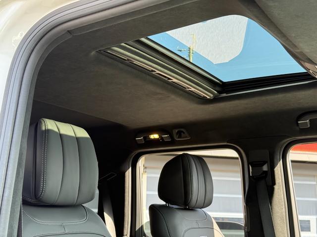 Ｇクラス Ｇ６３　Ｇｍａｎｕｆａｋｔｕｒプログラムプラス　ボディ同色スペアタイヤリング　マットブラック２１インチホイール　チタニウムグレー／ブラックナッパレザーＭＰ４シートＨ　Ｆベンチレーション＆マッサージー（21枚目）