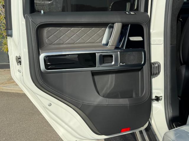 Ｇクラス Ｇ６３　Ｇｍａｎｕｆａｋｔｕｒプログラムプラス　ボディ同色スペアタイヤリング　マットブラック２１インチホイール　チタニウムグレー／ブラックナッパレザーＭＰ４シートＨ　Ｆベンチレーション＆マッサージー（31枚目）