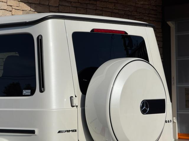 Ｇクラス Ｇ６３　Ｇｍａｎｕｆａｋｔｕｒプログラムプラス　ボディ同色スペアタイヤリング　マットブラック２１インチホイール　チタニウムグレー／ブラックナッパレザーＭＰ４シートＨ　Ｆベンチレーション＆マッサージー（59枚目）