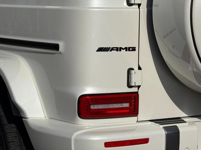Ｇクラス Ｇ６３　Ｇｍａｎｕｆａｋｔｕｒプログラムプラス　ボディ同色スペアタイヤリング　マットブラック２１インチホイール　チタニウムグレー／ブラックナッパレザーＭＰ４シートＨ　Ｆベンチレーション＆マッサージー（61枚目）