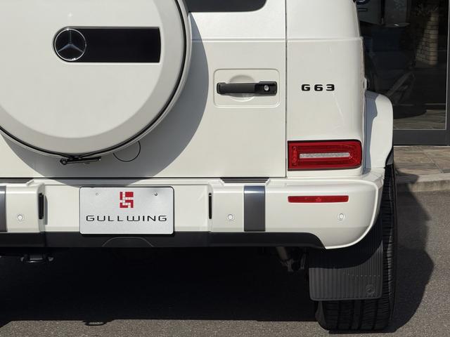 Ｇクラス Ｇ６３　Ｇｍａｎｕｆａｋｔｕｒプログラムプラス　ボディ同色スペアタイヤリング　マットブラック２１インチホイール　チタニウムグレー／ブラックナッパレザーＭＰ４シートＨ　Ｆベンチレーション＆マッサージー（65枚目）