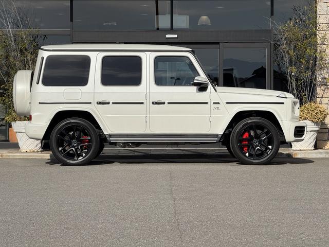 Ｇクラス Ｇ６３　Ｇｍａｎｕｆａｋｔｕｒプログラムプラス　ボディ同色スペアタイヤリング　マットブラック２１インチホイール　チタニウムグレー／ブラックナッパレザーＭＰ４シートＨ　Ｆベンチレーション＆マッサージー（68枚目）