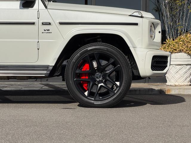 Ｇクラス Ｇ６３　Ｇｍａｎｕｆａｋｔｕｒプログラムプラス　ボディ同色スペアタイヤリング　マットブラック２１インチホイール　チタニウムグレー／ブラックナッパレザーＭＰ４シートＨ　Ｆベンチレーション＆マッサージー（71枚目）