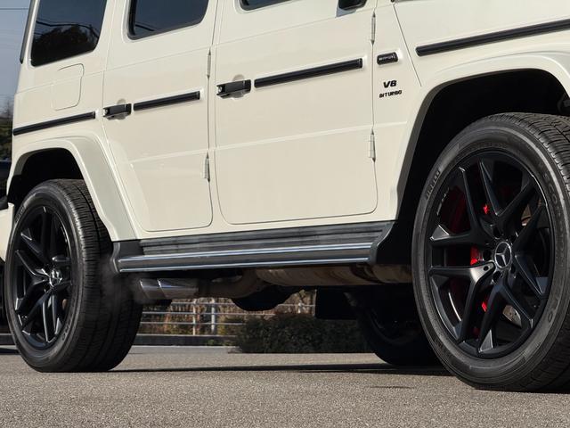 Ｇクラス Ｇ６３　Ｇｍａｎｕｆａｋｔｕｒプログラムプラス　ボディ同色スペアタイヤリング　マットブラック２１インチホイール　チタニウムグレー／ブラックナッパレザーＭＰ４シートＨ　Ｆベンチレーション＆マッサージー（74枚目）