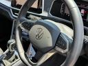 Ｔ－ロック ＴＳＩ　スタイル　ＤｉｓｃｏｖｅｒＰｒｏナビ　Ａｐｐコネクト　ＶＷオールインセーフティ　ＡＣＣＩＱライト　パワードリアゲート　デジタルメーター　リアカメラ＆アクティブパークアシスト　ハーフレザー（7枚目）