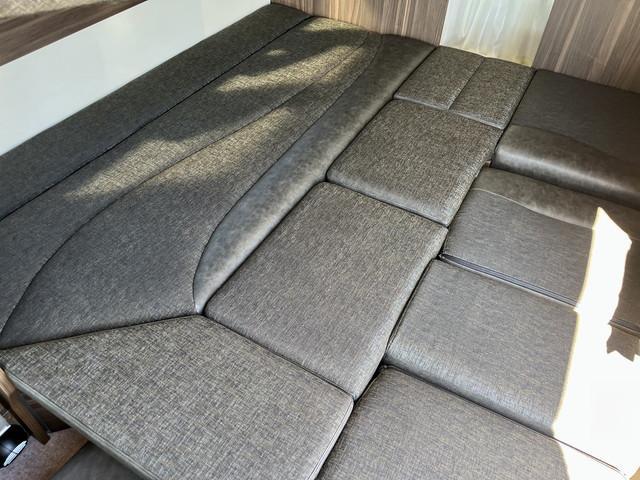 ハイエースバン レクビィ　カントリークラブ　リチウム４００Ａｈ　家庭用エアコン　ソーラーパネル　ＦＦヒーター　マルチルーム　シャワー　温水ボイラー　１９インチテレビ　冷蔵庫　電子レンジ　２段ベッド　マックスファン　モデリスタエアロ　全方位カメラ（11枚目）
