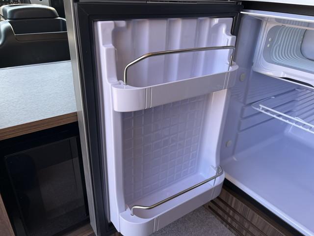 ハイエースバン レクビィ　カントリークラブ　リチウム４００Ａｈ　家庭用エアコン　ソーラーパネル　ＦＦヒーター　マルチルーム　シャワー　温水ボイラー　１９インチテレビ　冷蔵庫　電子レンジ　２段ベッド　マックスファン　モデリスタエアロ　全方位カメラ（20枚目）