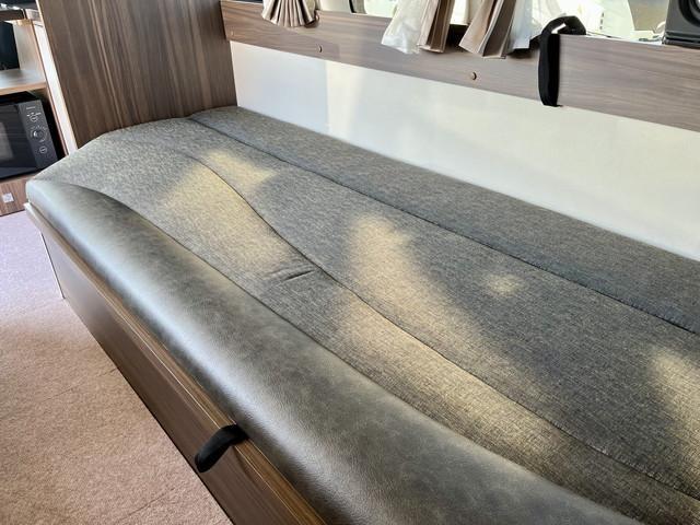 ハイエースバン レクビィ　カントリークラブ　リチウム４００Ａｈ　家庭用エアコン　ソーラーパネル　ＦＦヒーター　マルチルーム　シャワー　温水ボイラー　１９インチテレビ　冷蔵庫　電子レンジ　２段ベッド　マックスファン　モデリスタエアロ　全方位カメラ（35枚目）