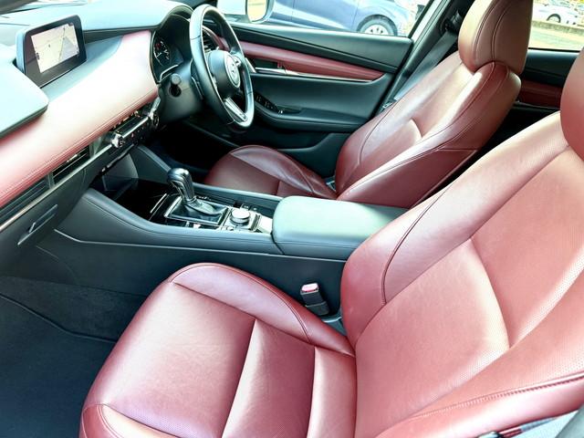ＭＡＺＤＡ３ファストバック ＸＤバーガンディ　セレクション　全国１年保証付き　純正ナビ　フルセグＴＶ　Ｂｌｕｅｔｏｏｔｈ　　ＥＴＣ　バックモニター　電子パーキング　ＢＯＳＥサウンドシステム　ＬＥＤオートヘッドライト　クルコン　パワーシート（10枚目）
