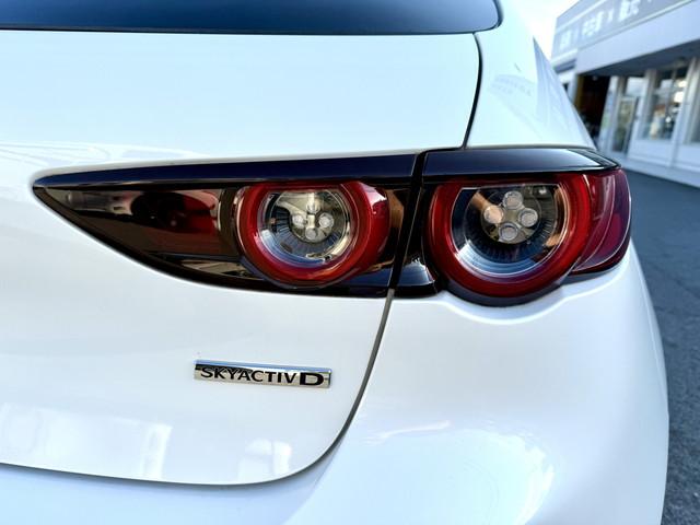 ＭＡＺＤＡ３ファストバック ＸＤバーガンディ　セレクション　全国１年保証付き　純正ナビ　フルセグＴＶ　Ｂｌｕｅｔｏｏｔｈ　　ＥＴＣ　バックモニター　電子パーキング　ＢＯＳＥサウンドシステム　ＬＥＤオートヘッドライト　クルコン　パワーシート（16枚目）