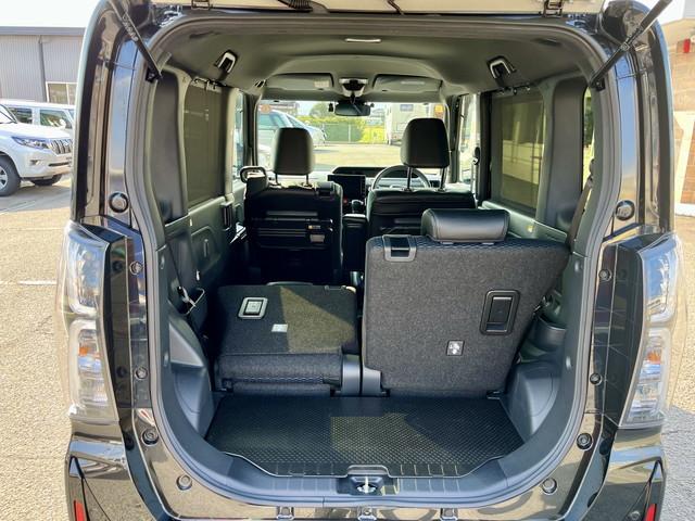 当社でご購入いただきましたお車はオイル交換を無料でさせていただいております。(条件あり。詳しくはスタッフまで)また、当社社長が所有する小型ジェット機で無料遊覧飛行も!ぜひお問い合わせください(^^♪