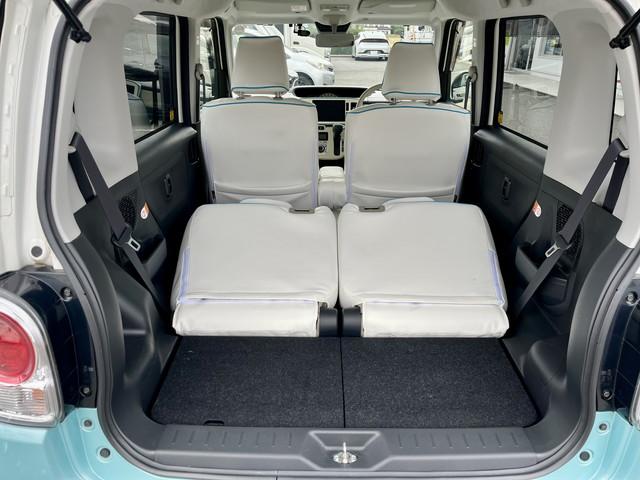 後席は分割で倒すことが可能です！２人乗り＋大きい荷物が複数乗ります！