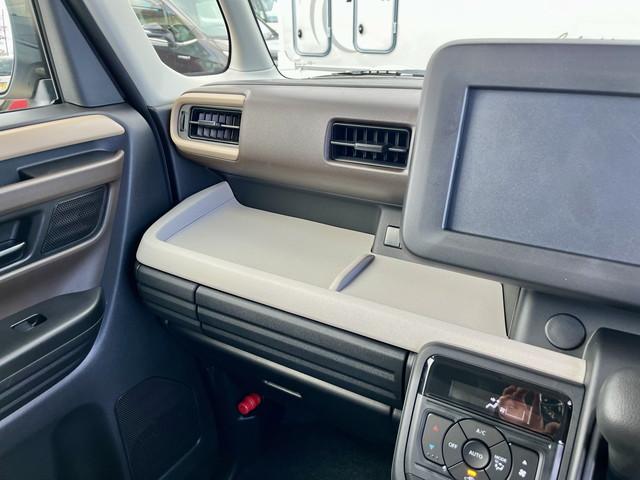 スペーシア ハイブリッドＧ　ステアリングリモコン　オートライト　オートエアコン　スマートキー（45枚目）