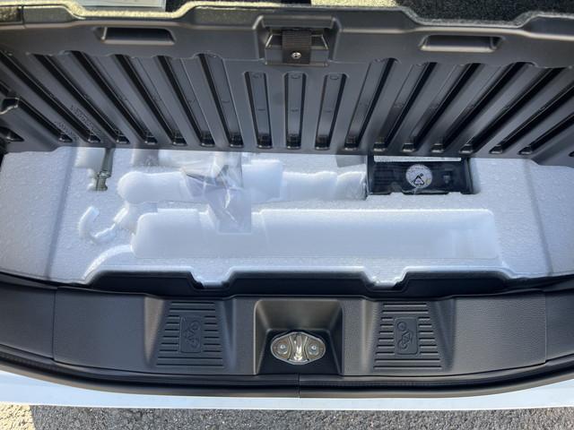 スペーシアカスタム ハイブリッドＸＳ　純正９インチナビ　フルセグ　Ｂｌｕｅｔｏｏｔｈ　全方位カメラ　両側パワースライドドア　ステアリングスイッチ　クルコン　前席シートヒーター　ステアリングヒーター　サーキュレーター（18枚目）