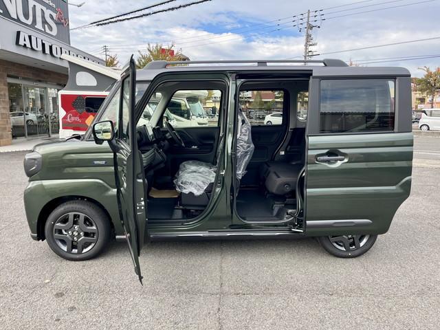 スペーシアギア ハイブリッドＸＺ　純正９インチナビ　フルセグ　全方位モニター　Ｂｌｕｅｔｏｏｔｈ　クルコン　シートヒーター　ステアリングヒーター　両側パワースライドドア　ヘッドアップディスプレイ　オートエアコン（5枚目）