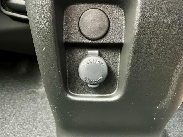 スペーシアギア ハイブリッドＸＺ　純正９インチナビ　フルセグ　全方位モニター　Ｂｌｕｅｔｏｏｔｈ　クルコン　シートヒーター　ステアリングヒーター　両側パワースライドドア　ヘッドアップディスプレイ　オートエアコン（50枚目）