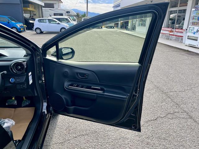 アクア Sスタイルブラック 全国1年保証付き 7インチナビ フルセグ Bluetooth バックモニター 全方位モニター ETC オートエアコン オートライト LEDヘッドライト(24枚目)