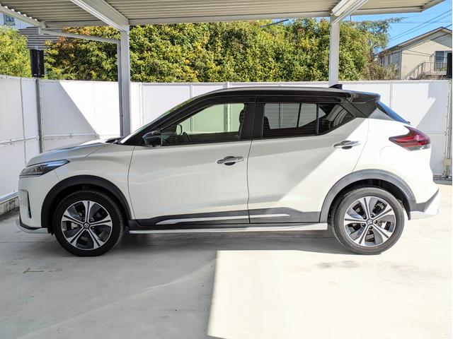 キックス Ｘ　９インチナビ・全方位モニター・ＥＴＣ・デジタルインナーミラー・前方ドライブレコーダー・アダプティブクルーズコントロール・ワンオーナー・純正アルミホイール（5枚目）