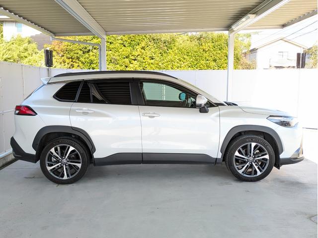 カローラクロス ハイブリッド Z 4WD・純正ナビ・全方位モニター・ETC・前後ドライブレコーダー・パワーバックドア・デュアルエアコン・社外ドリンクホルダー・純正アルミホイール・アダプティブクルーズコントロール(4枚目)