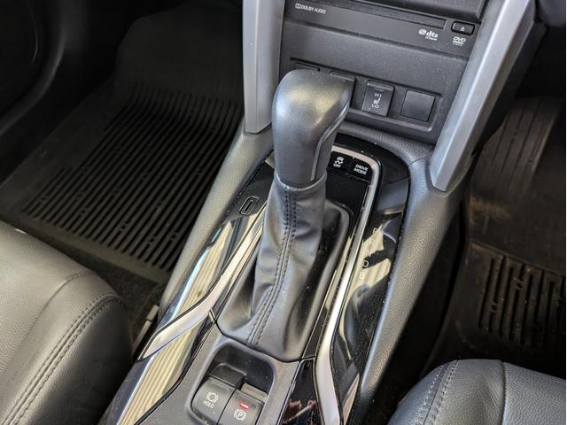 カローラクロス ハイブリッド Z 4WD・純正ナビ・全方位モニター・ETC・前後ドライブレコーダー・パワーバックドア・デュアルエアコン・社外ドリンクホルダー・純正アルミホイール・アダプティブクルーズコントロール(11枚目)