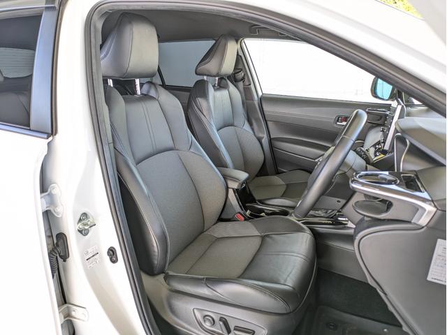 カローラクロス ハイブリッド Z 4WD・純正ナビ・全方位モニター・ETC・前後ドライブレコーダー・パワーバックドア・デュアルエアコン・社外ドリンクホルダー・純正アルミホイール・アダプティブクルーズコントロール(13枚目)