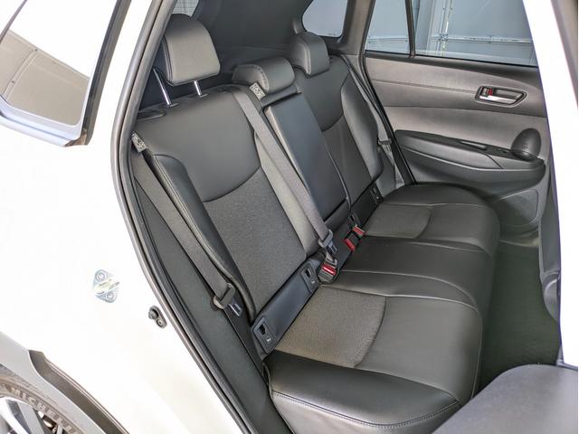 カローラクロス ハイブリッド Z 4WD・純正ナビ・全方位モニター・ETC・前後ドライブレコーダー・パワーバックドア・デュアルエアコン・社外ドリンクホルダー・純正アルミホイール・アダプティブクルーズコントロール(14枚目)