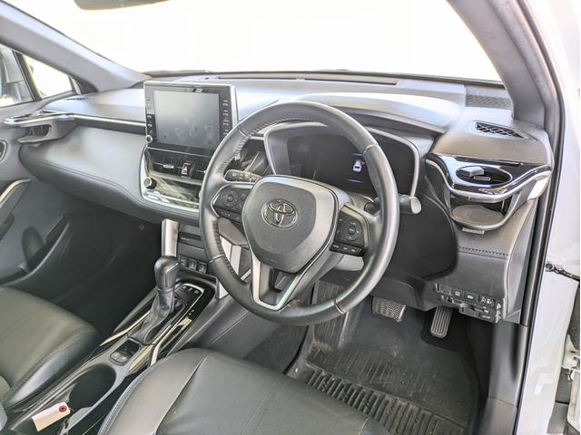 カローラクロス ハイブリッド Z 4WD・純正ナビ・全方位モニター・ETC・前後ドライブレコーダー・パワーバックドア・デュアルエアコン・社外ドリンクホルダー・純正アルミホイール・アダプティブクルーズコントロール(15枚目)