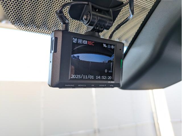 カローラクロス ハイブリッド Z 4WD・純正ナビ・全方位モニター・ETC・前後ドライブレコーダー・パワーバックドア・デュアルエアコン・社外ドリンクホルダー・純正アルミホイール・アダプティブクルーズコントロール(20枚目)