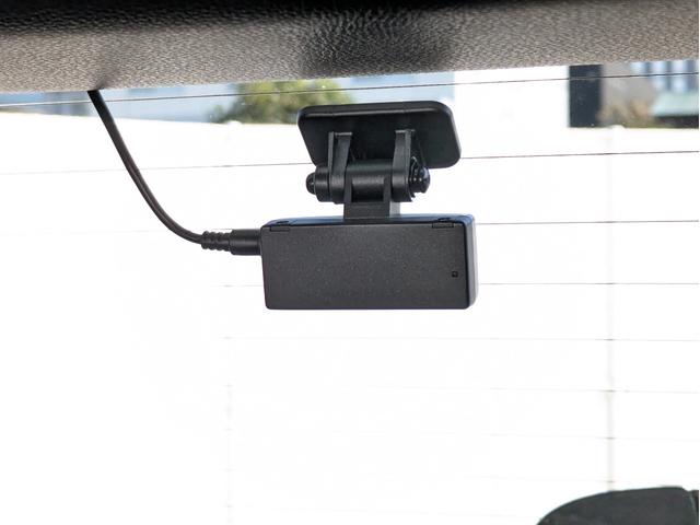 カローラクロス ハイブリッド Z 4WD・純正ナビ・全方位モニター・ETC・前後ドライブレコーダー・パワーバックドア・デュアルエアコン・社外ドリンクホルダー・純正アルミホイール・アダプティブクルーズコントロール(21枚目)