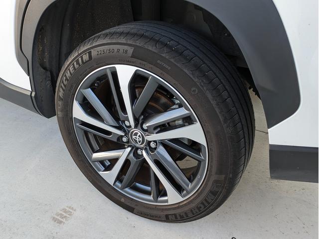 カローラクロス ハイブリッド Z 4WD・純正ナビ・全方位モニター・ETC・前後ドライブレコーダー・パワーバックドア・デュアルエアコン・社外ドリンクホルダー・純正アルミホイール・アダプティブクルーズコントロール(24枚目)