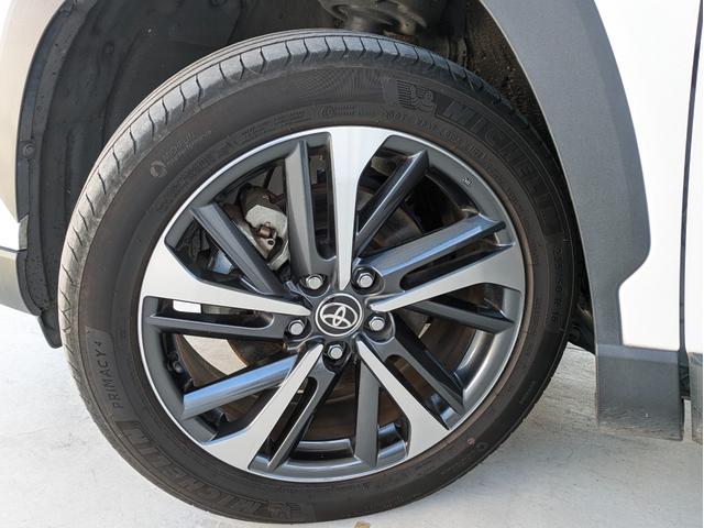 カローラクロス ハイブリッド Z 4WD・純正ナビ・全方位モニター・ETC・前後ドライブレコーダー・パワーバックドア・デュアルエアコン・社外ドリンクホルダー・純正アルミホイール・アダプティブクルーズコントロール(25枚目)