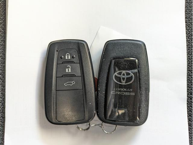 カローラクロス ハイブリッド Z 4WD・純正ナビ・全方位モニター・ETC・前後ドライブレコーダー・パワーバックドア・デュアルエアコン・社外ドリンクホルダー・純正アルミホイール・アダプティブクルーズコントロール(29枚目)