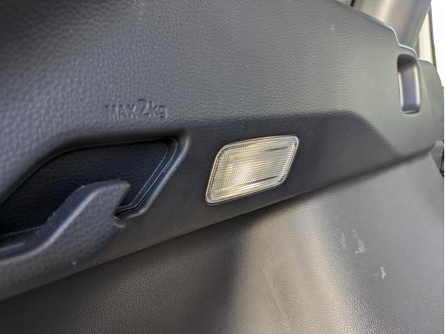 カローラクロス ハイブリッド Z 4WD・純正ナビ・全方位モニター・ETC・前後ドライブレコーダー・パワーバックドア・デュアルエアコン・社外ドリンクホルダー・純正アルミホイール・アダプティブクルーズコントロール(33枚目)