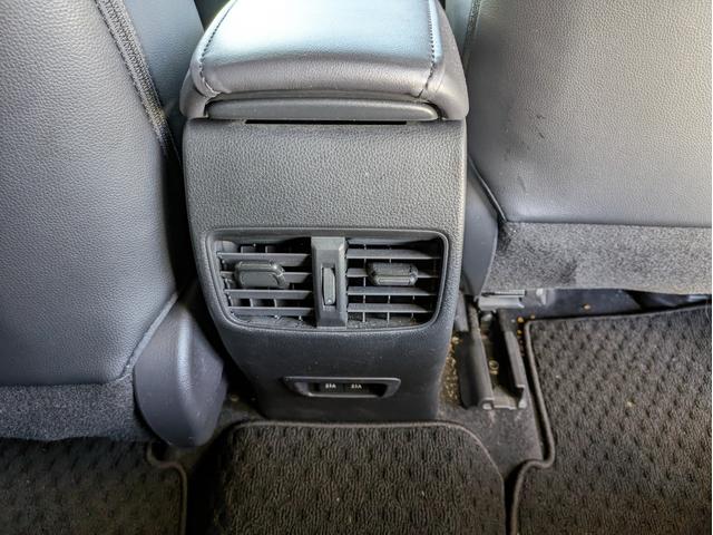 カローラクロス ハイブリッド Z 4WD・純正ナビ・全方位モニター・ETC・前後ドライブレコーダー・パワーバックドア・デュアルエアコン・社外ドリンクホルダー・純正アルミホイール・アダプティブクルーズコントロール(35枚目)