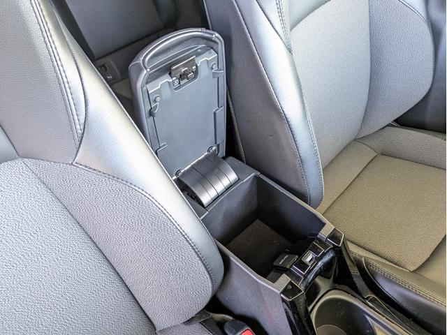 カローラクロス ハイブリッド Z 4WD・純正ナビ・全方位モニター・ETC・前後ドライブレコーダー・パワーバックドア・デュアルエアコン・社外ドリンクホルダー・純正アルミホイール・アダプティブクルーズコントロール(54枚目)